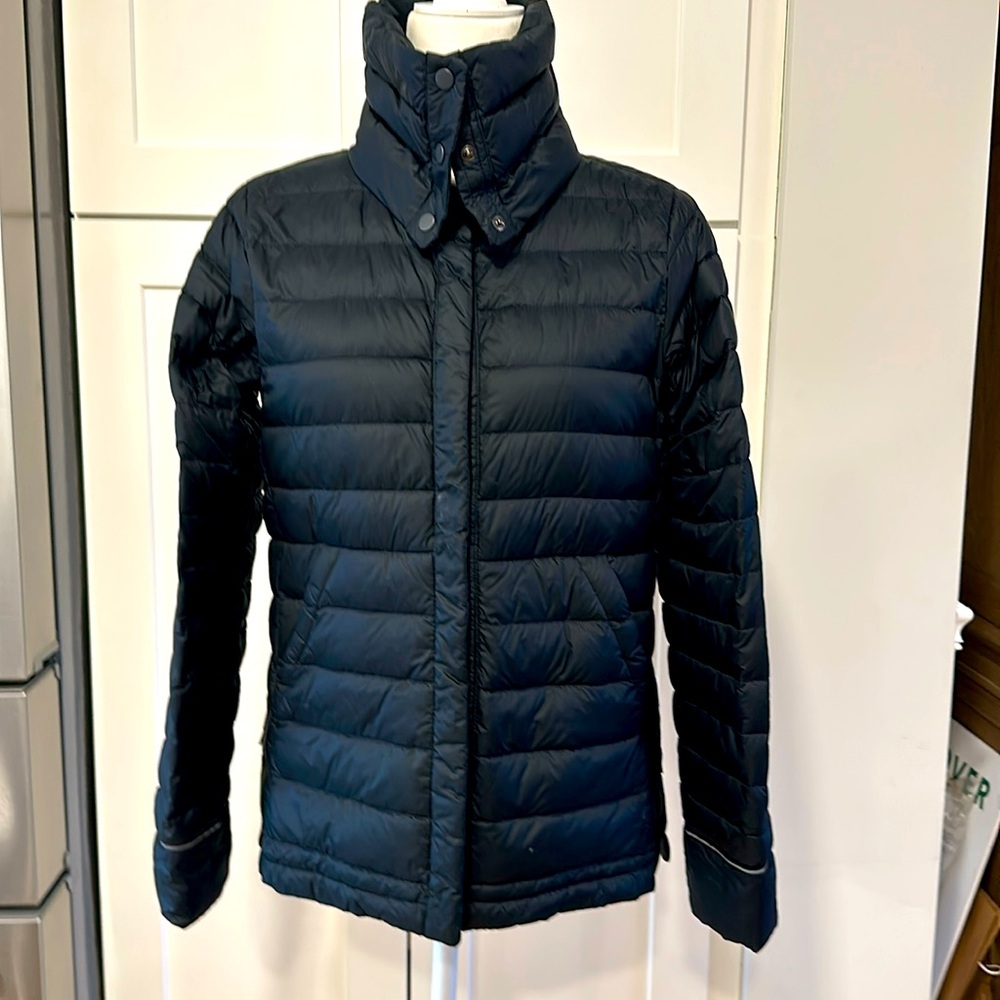 NWT Mountain Hardwear PackDown Jacket